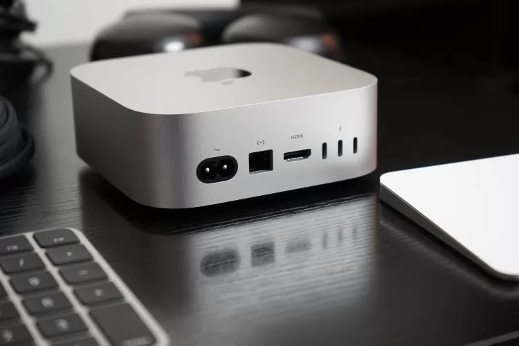 M4 Mac mini’nin sökülmesi, ciddi şekilde paketlenmiş bir pakette gelecekteki yükseltilebilirliği gösteriyor