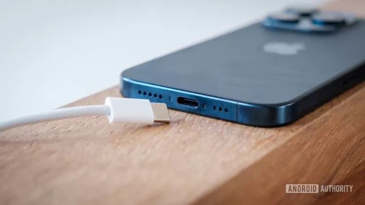 USB-C yasaları yürürlüğe girerek Apple'ı bu iPhone'ları erken kullanımdan kaldırmaya zorluyor